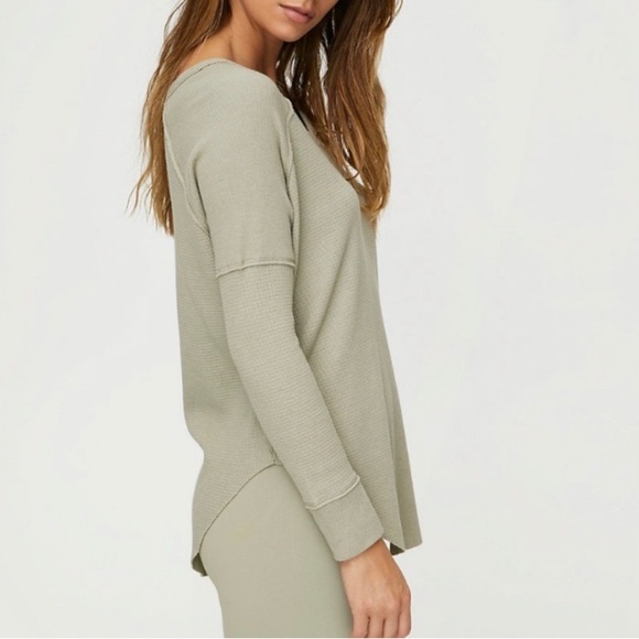 Aritzia TNA Golden Alder Thermal Long Sleeve Mint - Picture 2 of 8